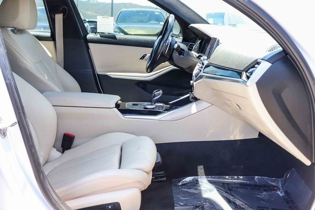 Used 2019 White BMW 330i image 16