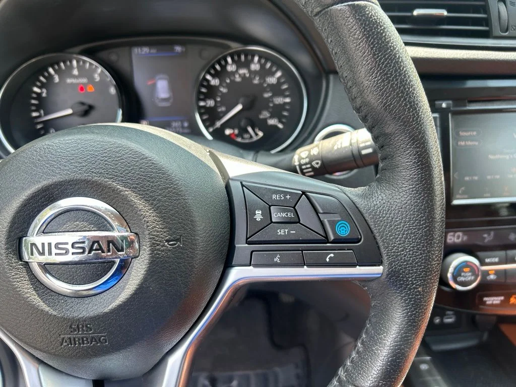 Used 2019 White Nissan SL image 23