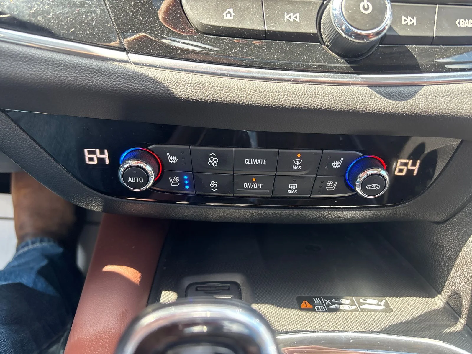 Used 2020 Ebony Twilight Metallic Buick Avenir image 22