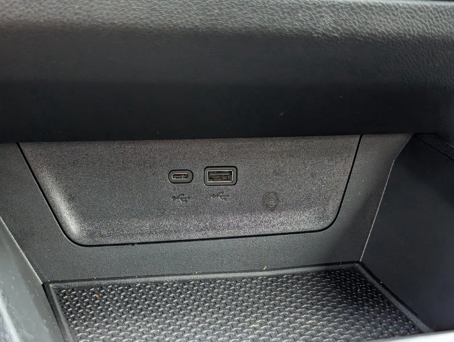 Used 2026 Radiant Red Tintcoat Chevrolet FWD LT image 19