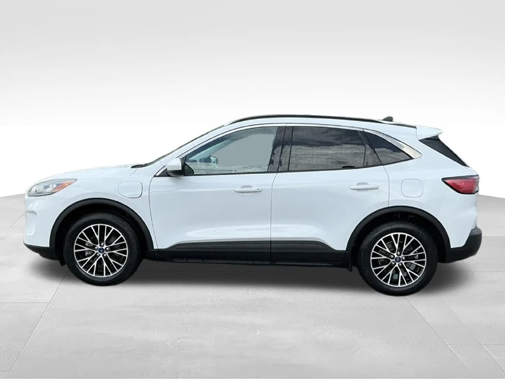 Used 2021 White Ford SEL image 3