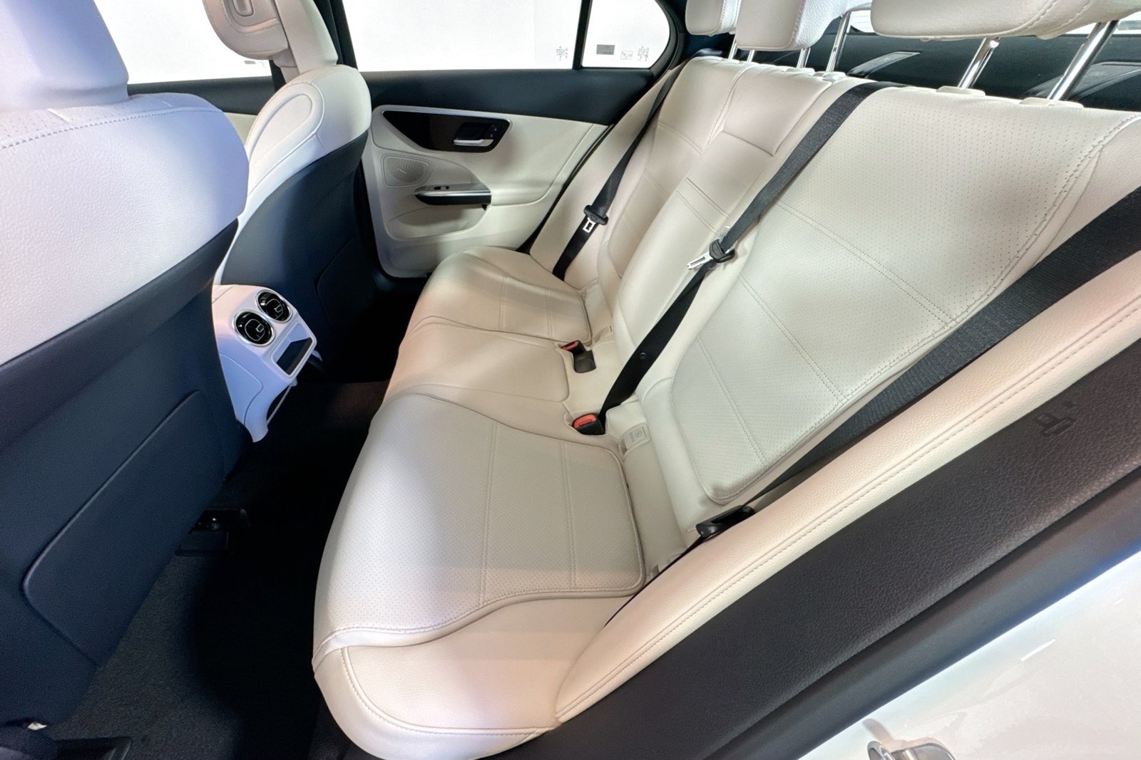 New 2026 Polar White Mercedes-Benz C 300 image 22