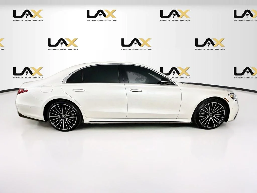 Used 2022 White Mercedes-Benz S 580 image 8