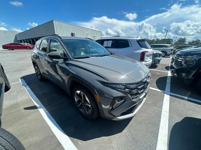 Used 2025 Gray Hyundai SEL image 1
