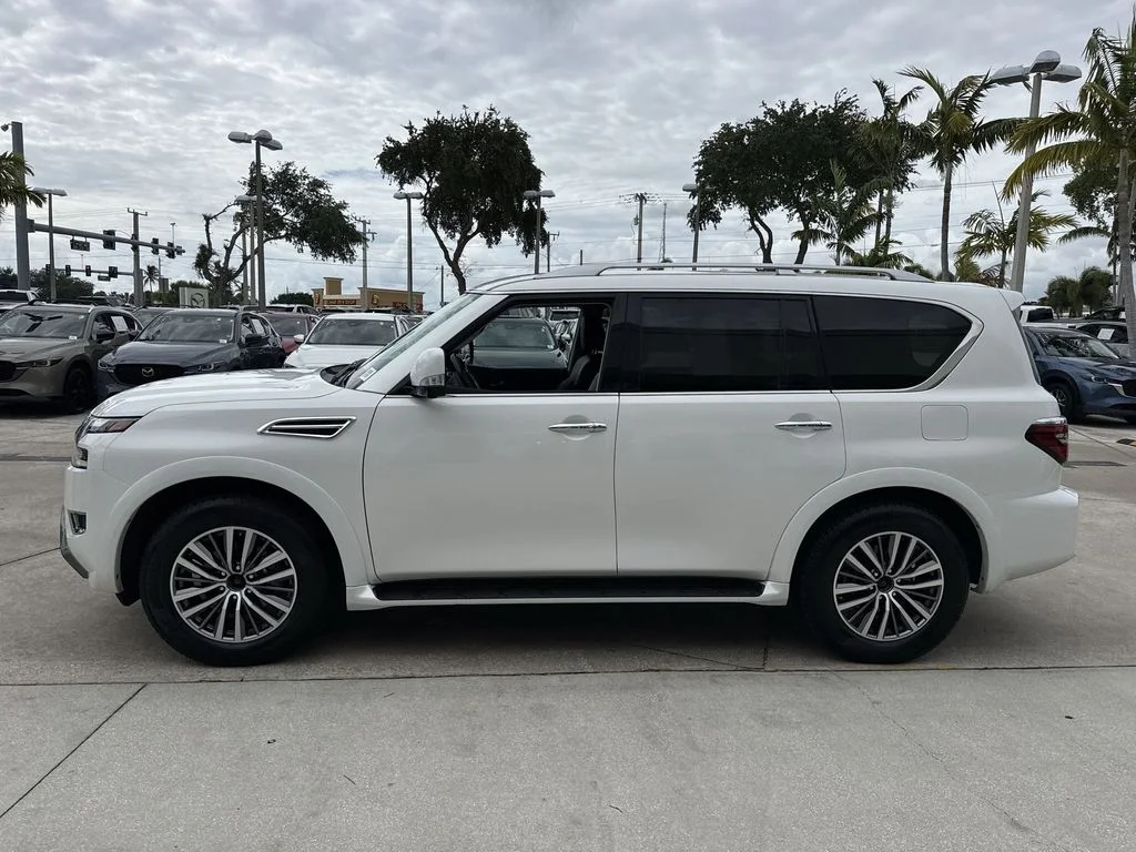 Used 2024 Aspen White Nissan SL image 11