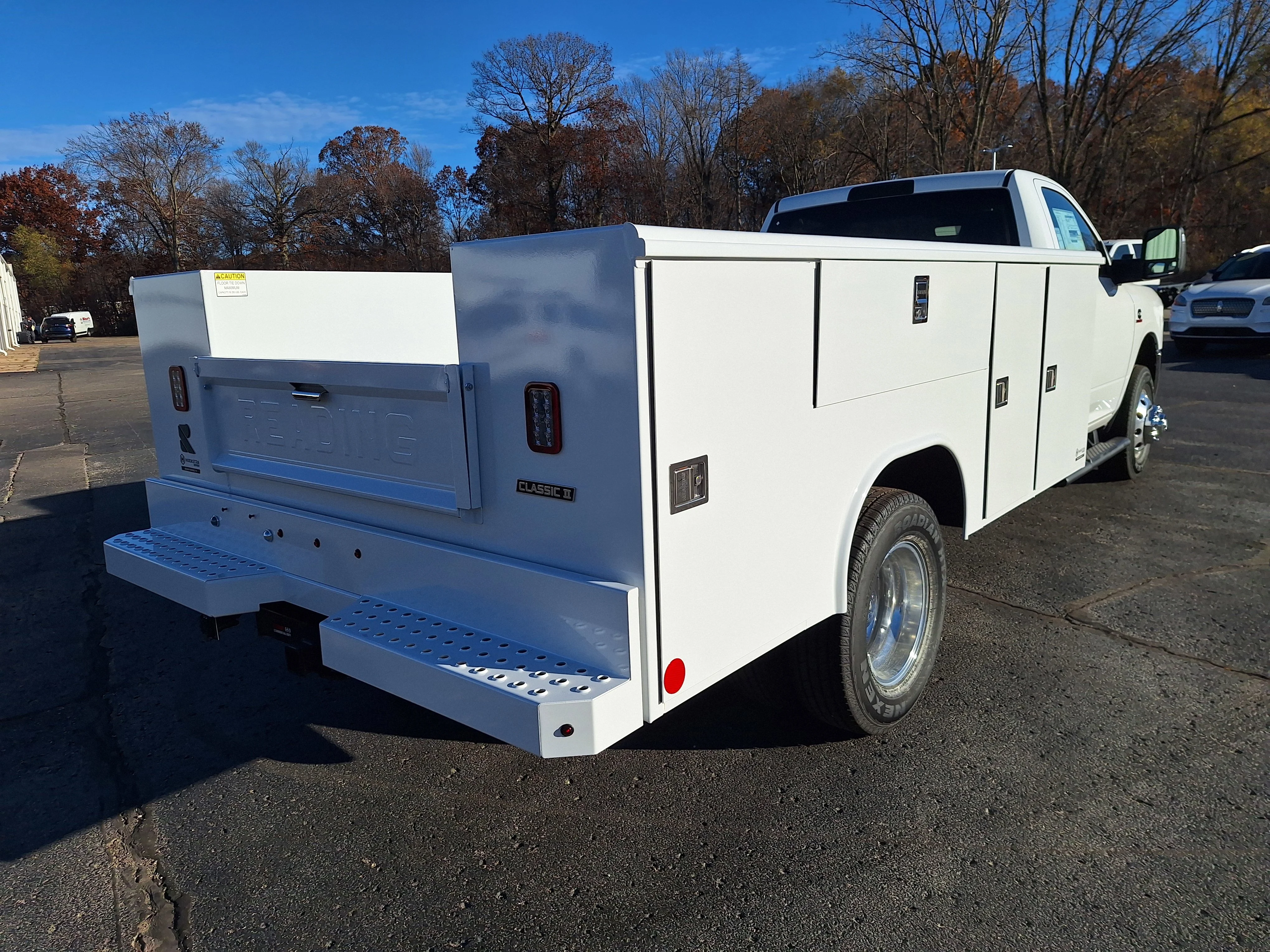 New 2026 Bright White Clear-Coat Exterior Paint RAM Tradesman Reading Service Body image 3