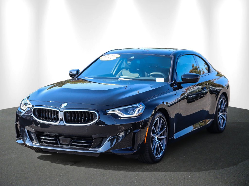 2026 BMW 2 Series photo 3