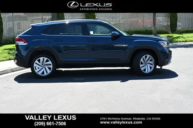 Used 2020 Blue Volkswagen 3.6L V6 SE w/Technology image 3