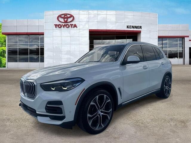 Used 2022 Mineral White Metallic BMW xDrive40i image 3