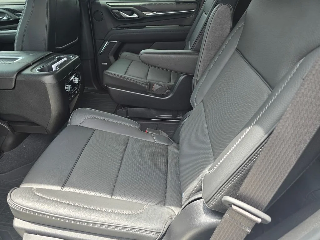 Used 2024 White GMC Denali image 13