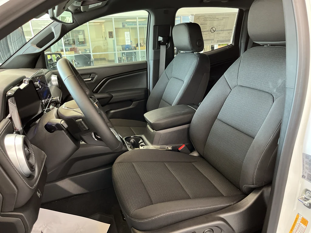 2026 Chevrolet Colorado LT - Photo 11
