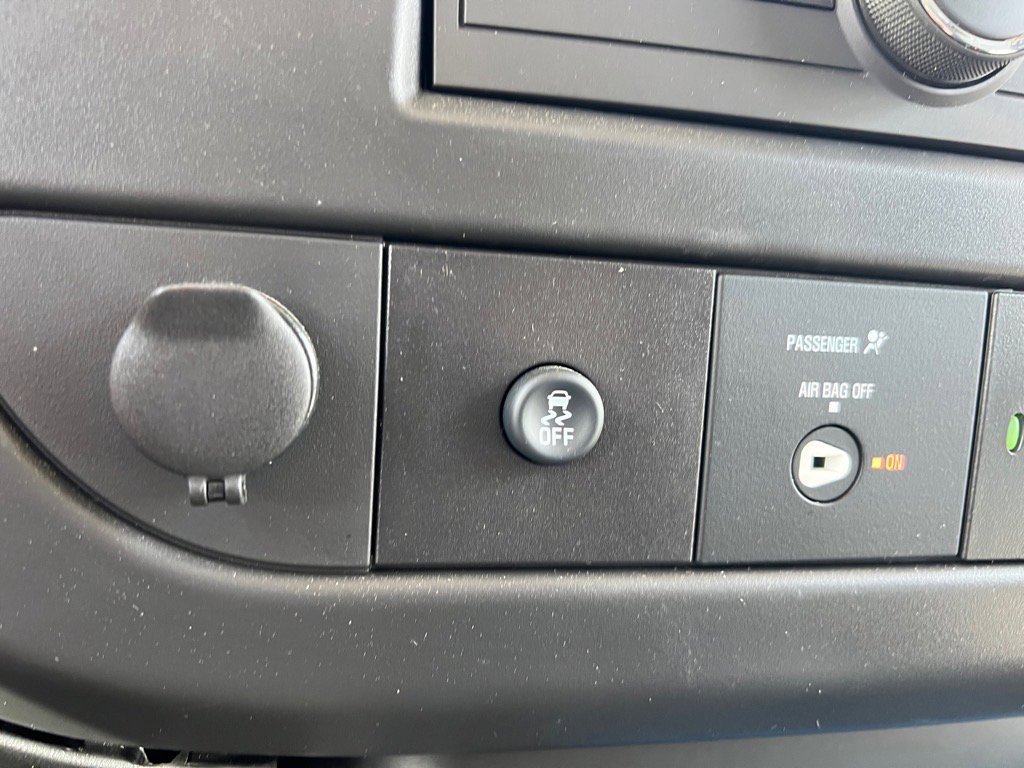 2025 GMC Savana Cargo Work Van - Photo 10