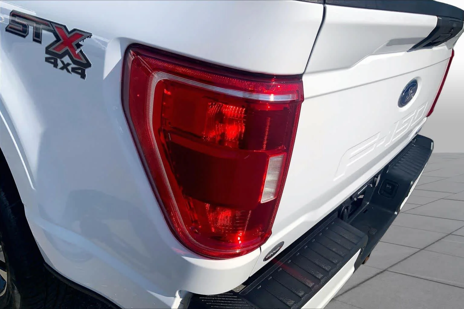 Certified Used 2023 Oxford White Ford XL image 28