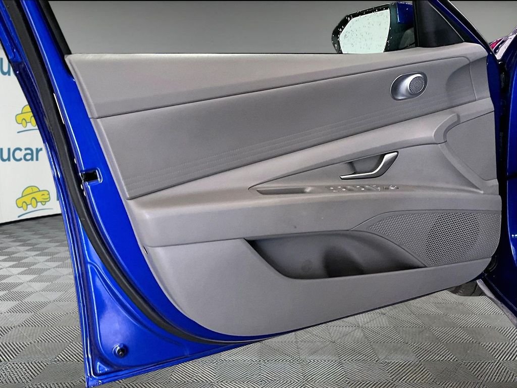 Used 2023 Intense Blue Hyundai SEL image 9