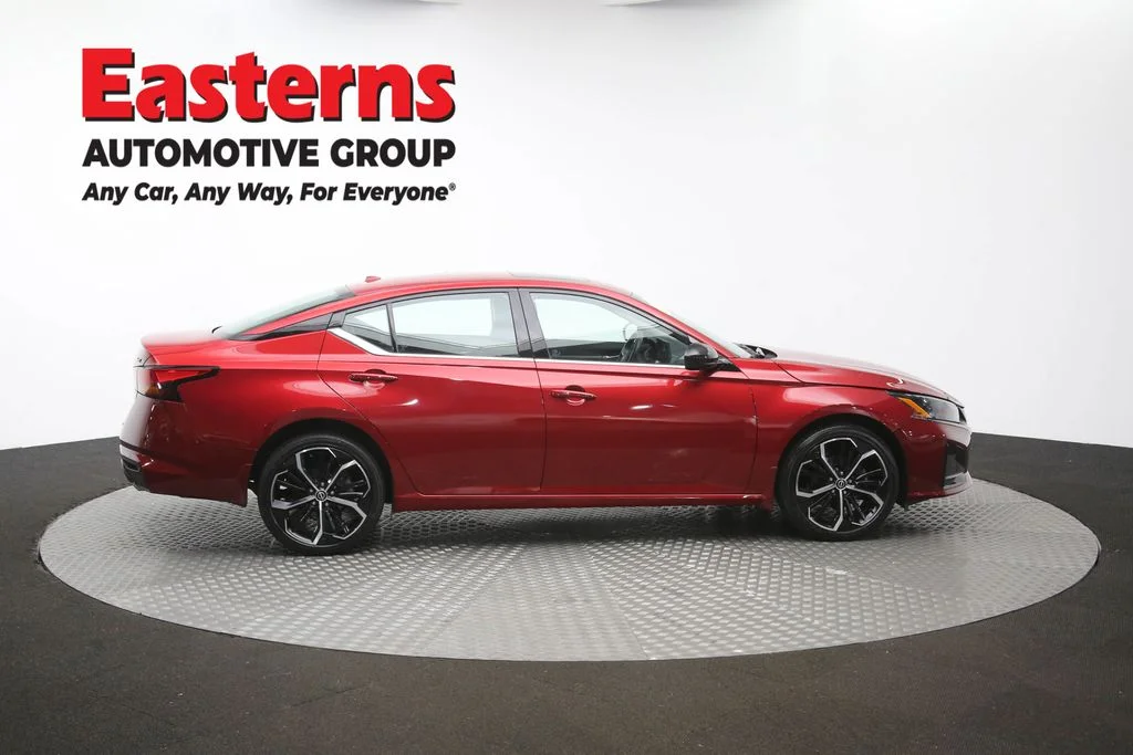Used 2023 Red Nissan 2.5 SR image 45