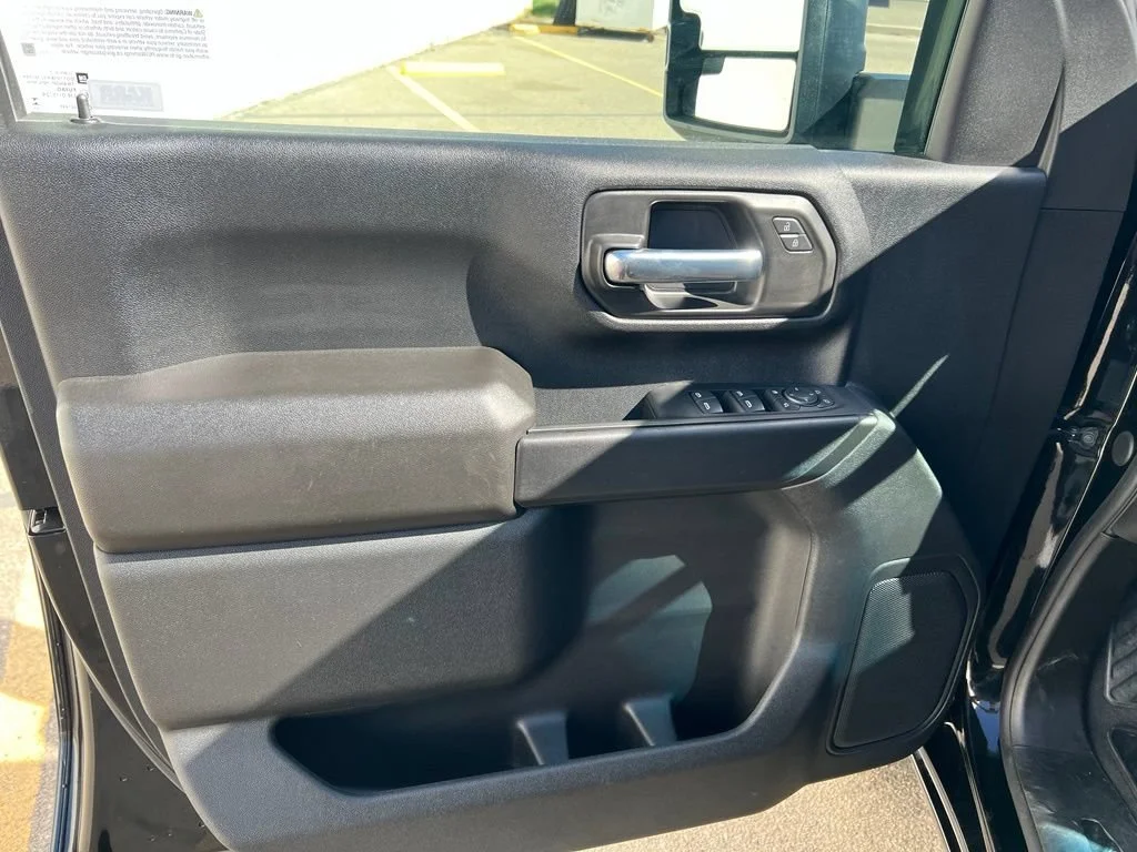 Used 2024 Black Chevrolet Custom image 9