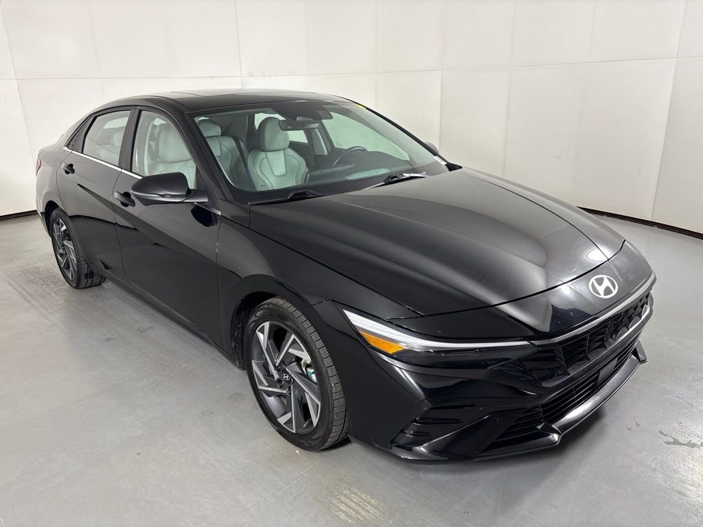 Used 2024 Black Hyundai Limited image 2
