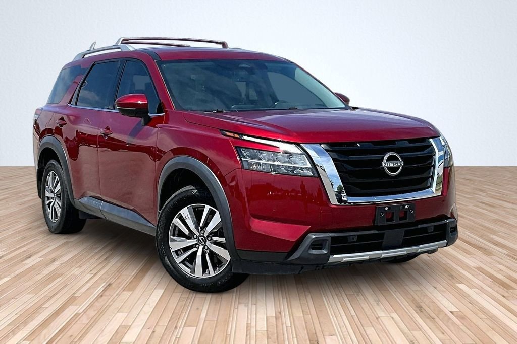 Used 2023 Red Nissan SL image 8