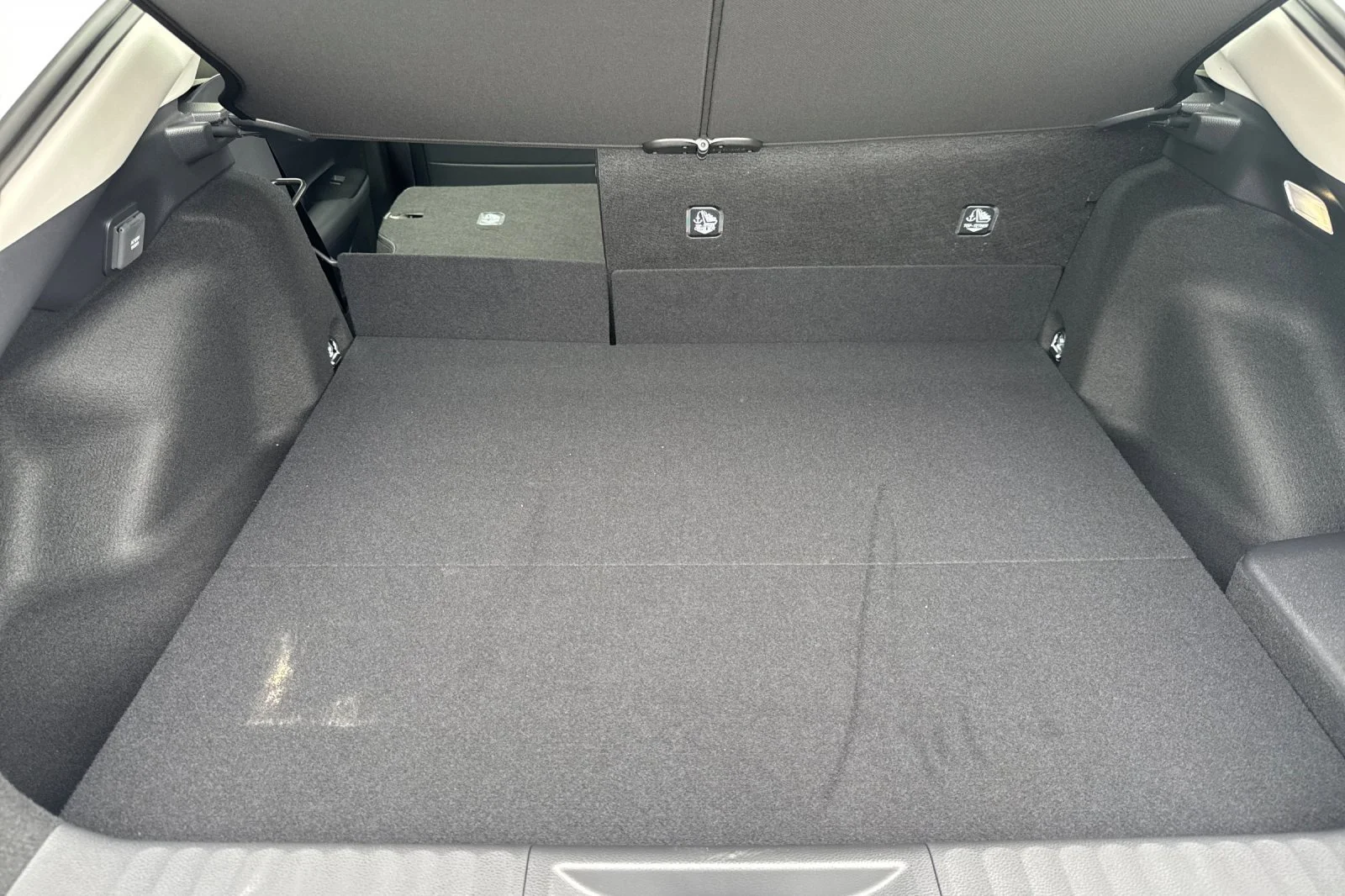 New 2026 Wind Chill Pearl <sup>1</sup> Toyota  XSE image 12