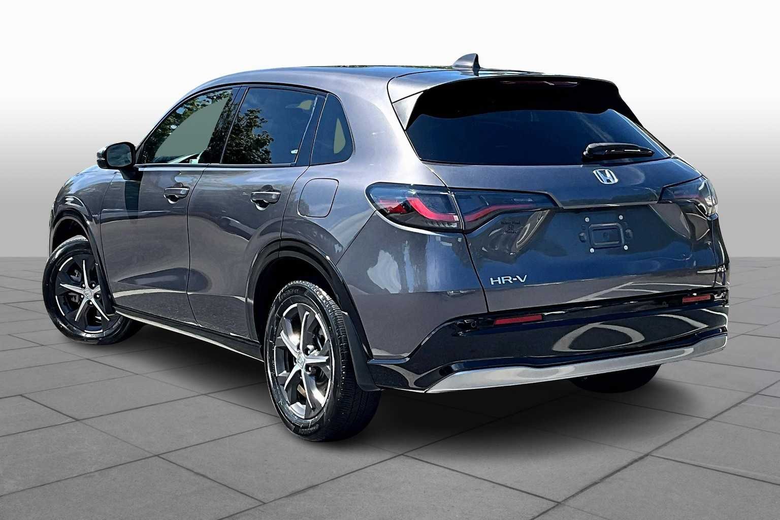 Certified Used 2023 Modern Steel Metallic Honda EX-L image 13