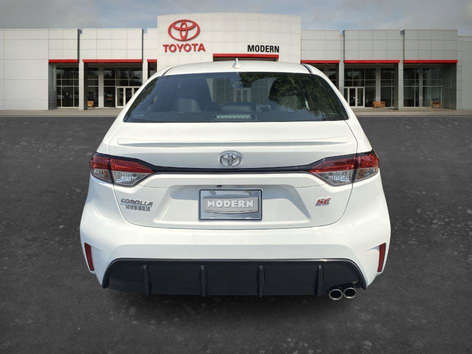 Used 2025 Ice Toyota SE image 6
