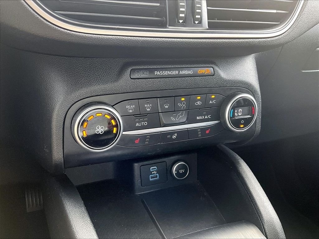 Used 2020 Black Ford SEL image 26