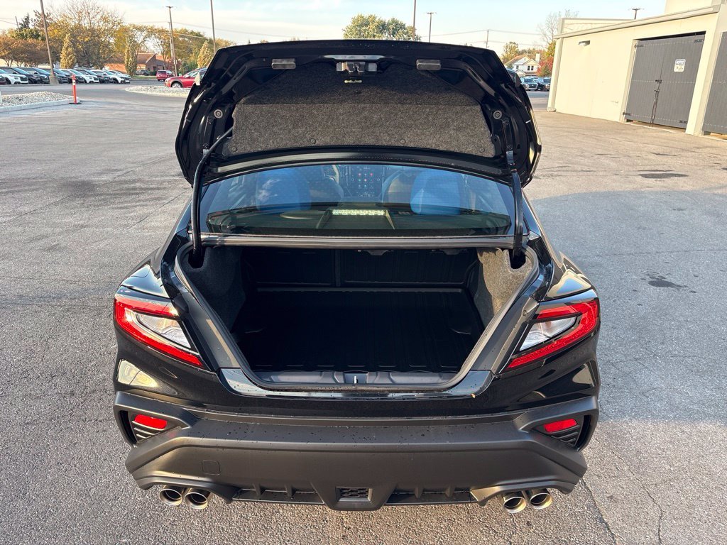 New 2026 CRYSTAL BLACK SILICA Subaru tS image 8