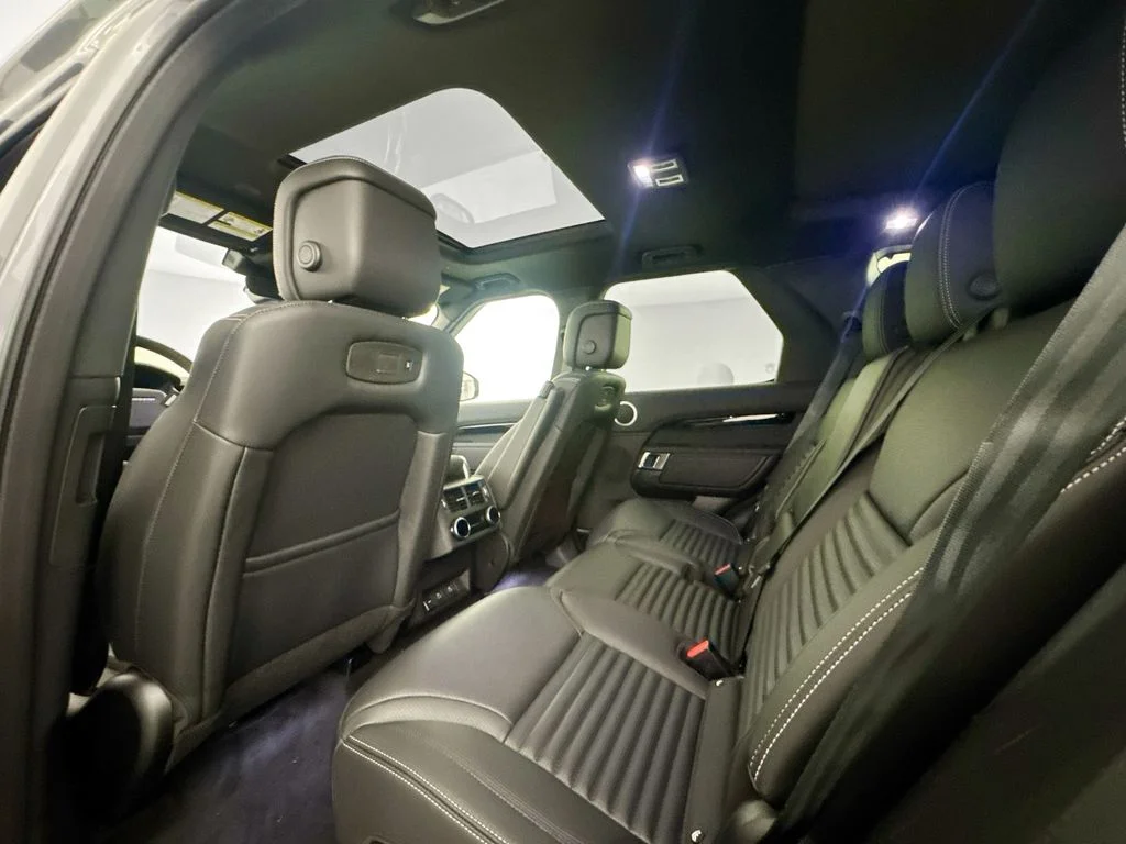 New 2026 Eiger Grey Land Rover S image 23