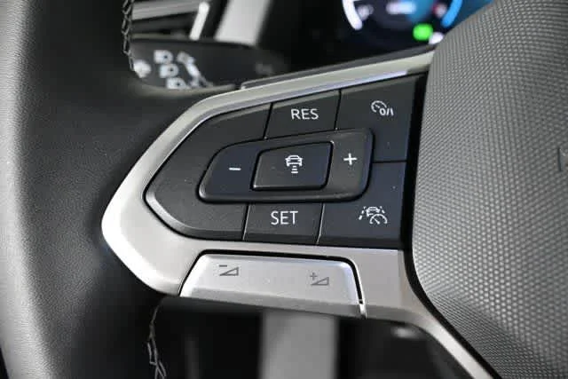 2026 Volkswagen Atlas Cross Sport SE w/Tech - Photo 34