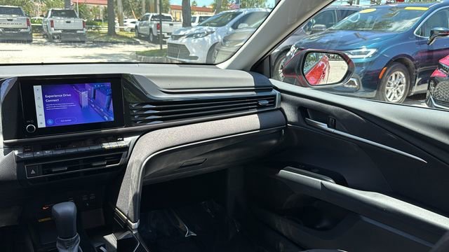 2025 Toyota Camry LE - Photo 16
