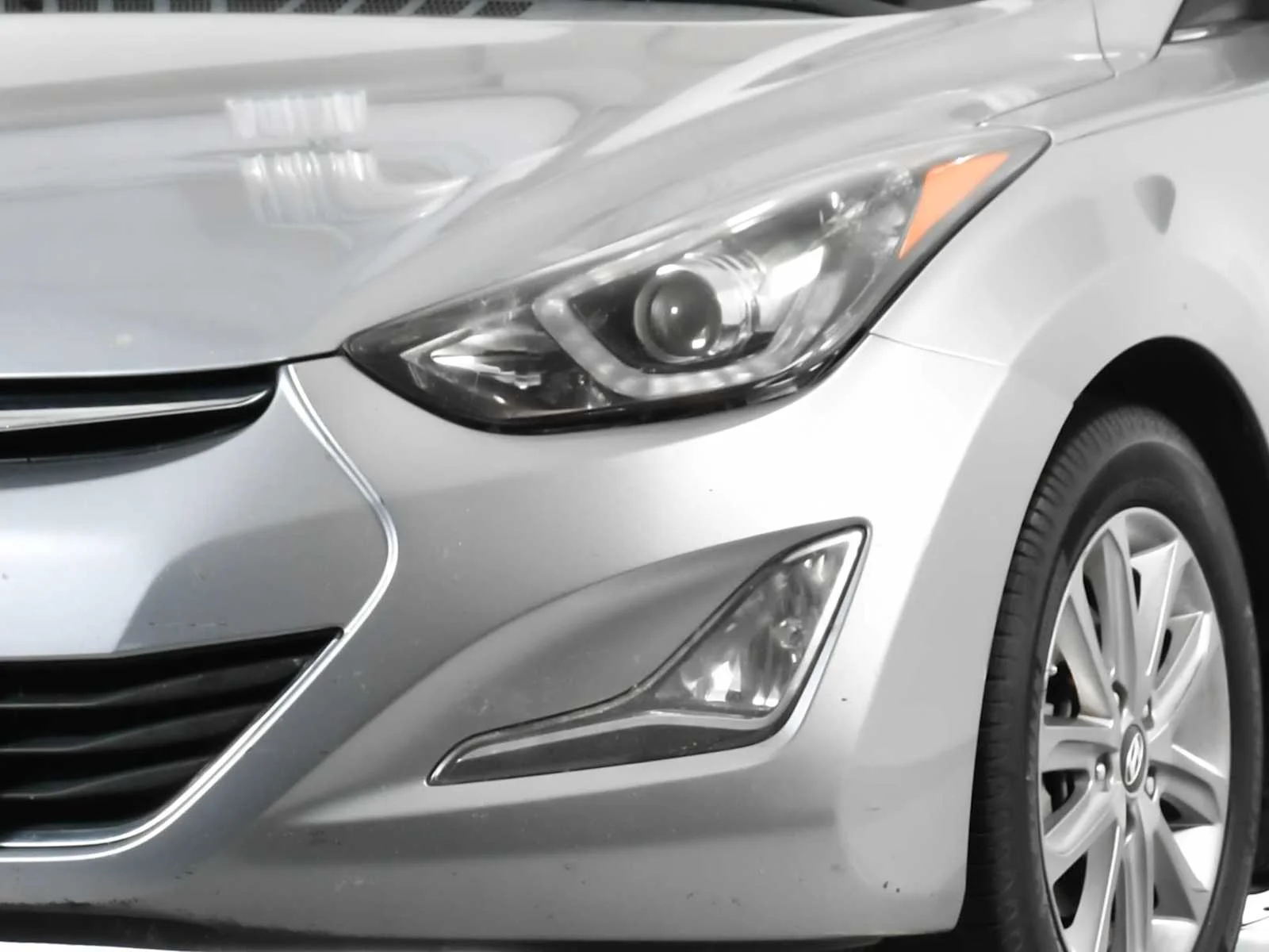 Used 2015 Shale Gray Metallic Hyundai SE image 10