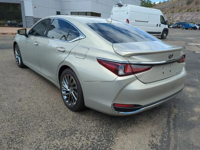 Used 2025 Beige Lexus 300h Luxury image 4