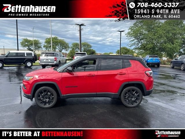 Used 2023 Red Jeep Latitude image 2
