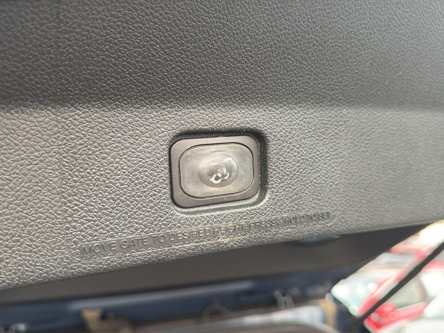 Used 2018 Blue Ford XLT image 19