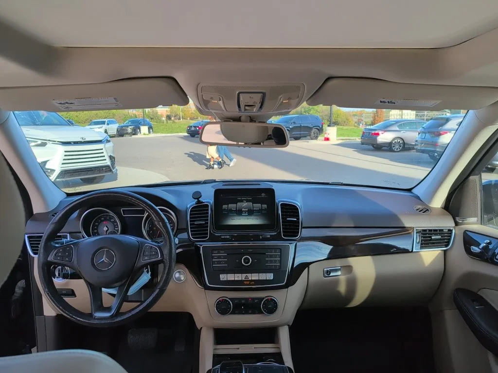 Used 2017 Lunar Blue Metallic Mercedes-Benz GLE 350 image 26