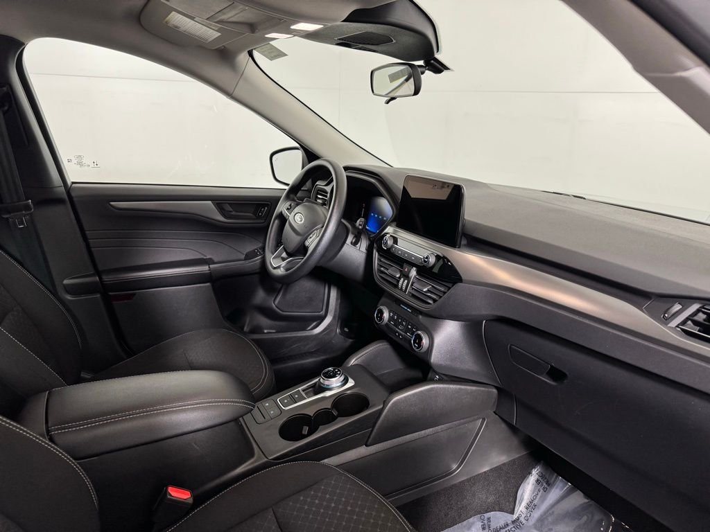 Used 2025 Space Silver Metallic Ford Active image 28