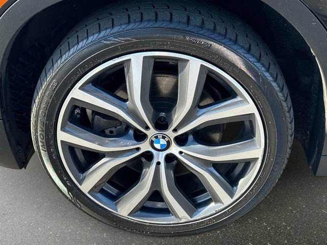 Used 2020  BMW xDrive28i image 9