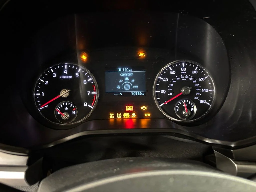 Used 2020 Black Kia S image 21