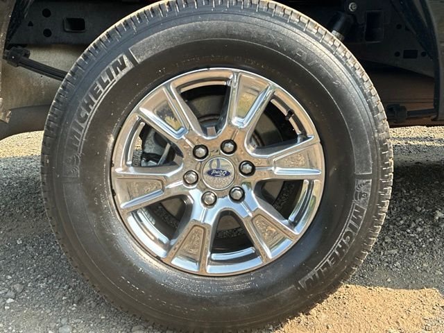 Used 2017 Shadow Black Ford XLT image 31