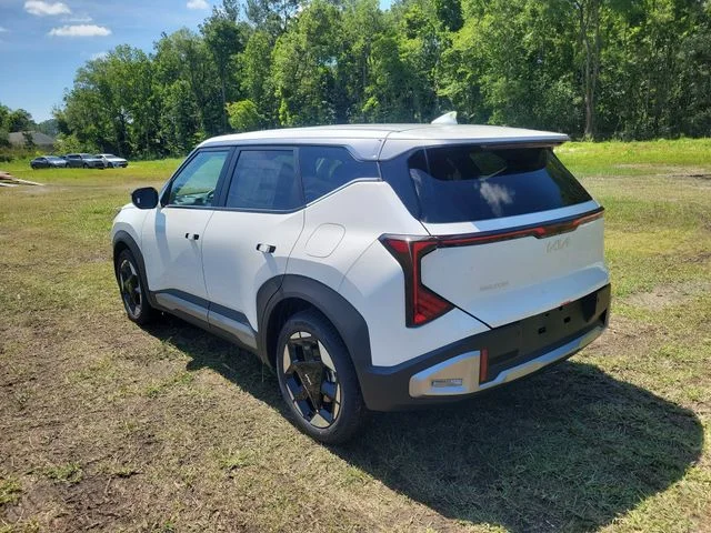 New 2027 Snow White Pearl Kia S image 3