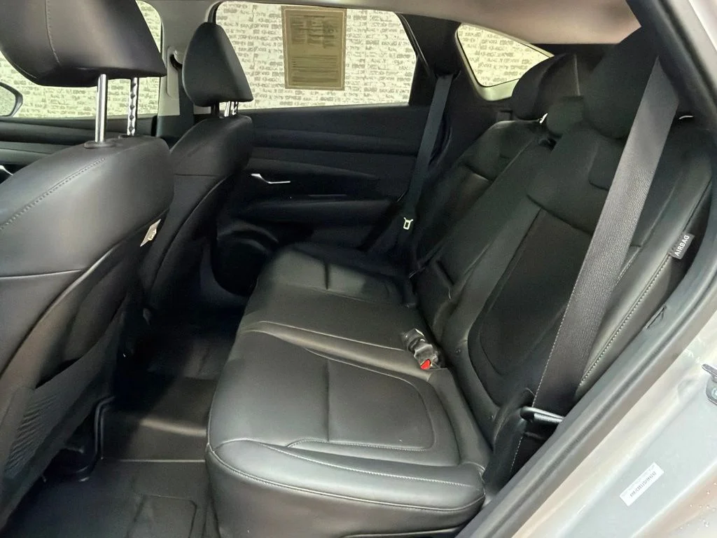 Used 2025 Shimmering Silver Hyundai SEL Convenience image 14