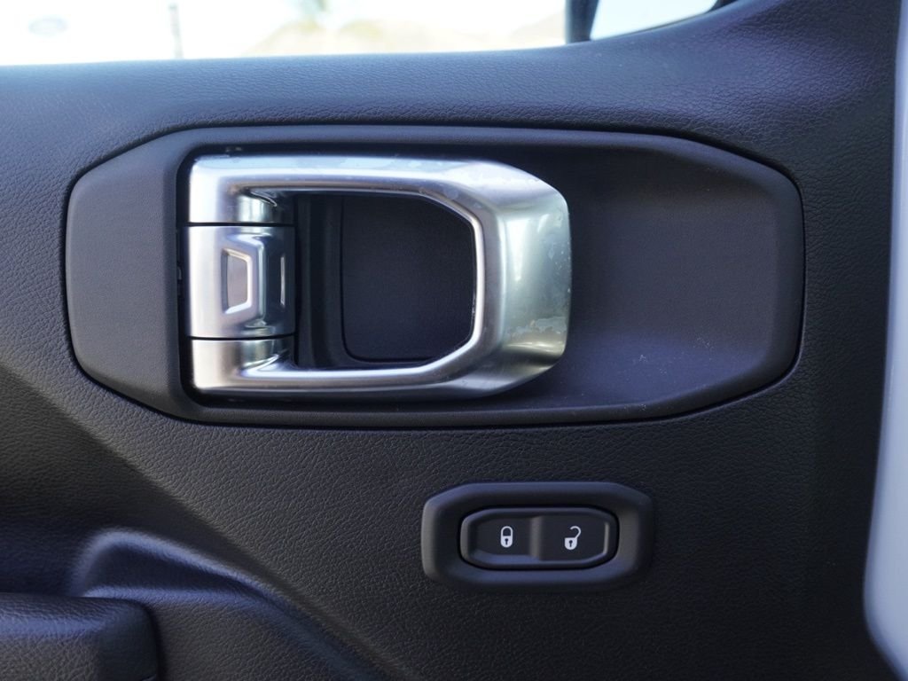 New 2026 Bright White Clear-Coat Exterior Paint Jeep Sport image 10