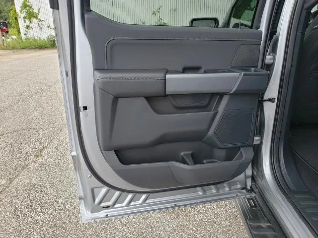 New 2026 Iconic Silver Metallic Ford XLT image 14
