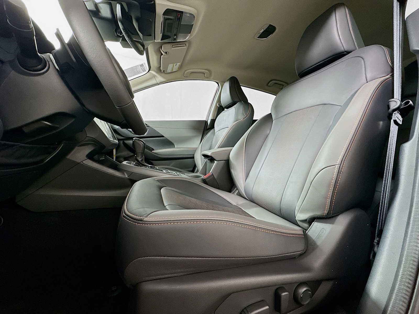 Used 2025 Lithium Red Pearl Subaru Limited image 18