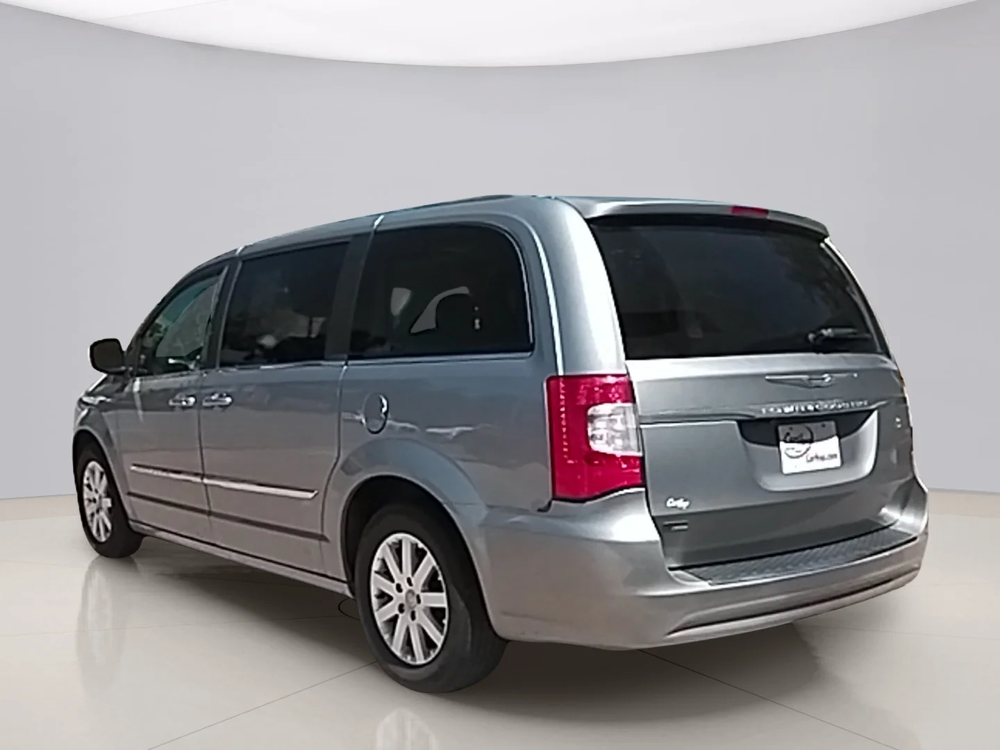 Used 2016 Grey Chrysler TOURING image 3