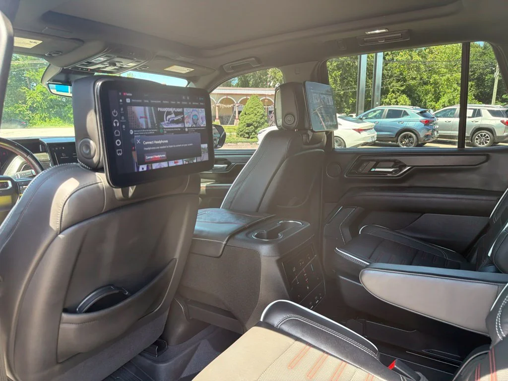 2025 GMC Yukon AT4 Ultimate - Photo 38