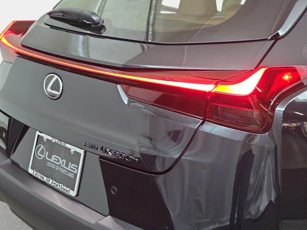 New 2026 Black Lexus 300h Premium image 31