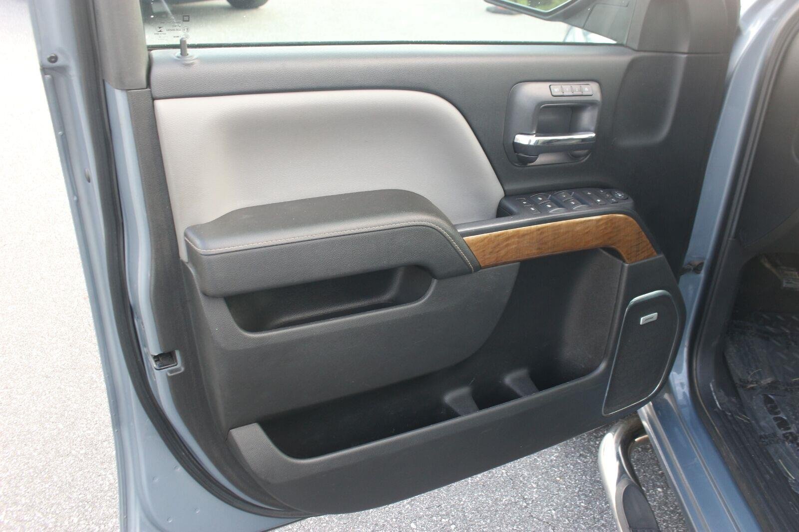 Used 2015 SLATE GREY METALLIC Chevrolet LTZ image 13