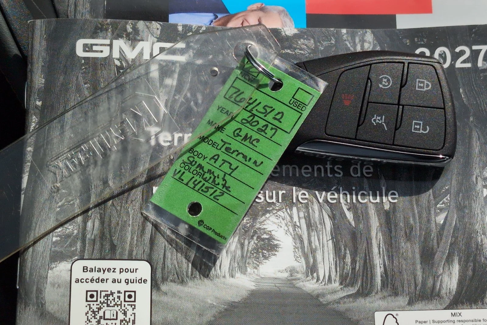 New 2027 Summit White GMC AT4 image 9