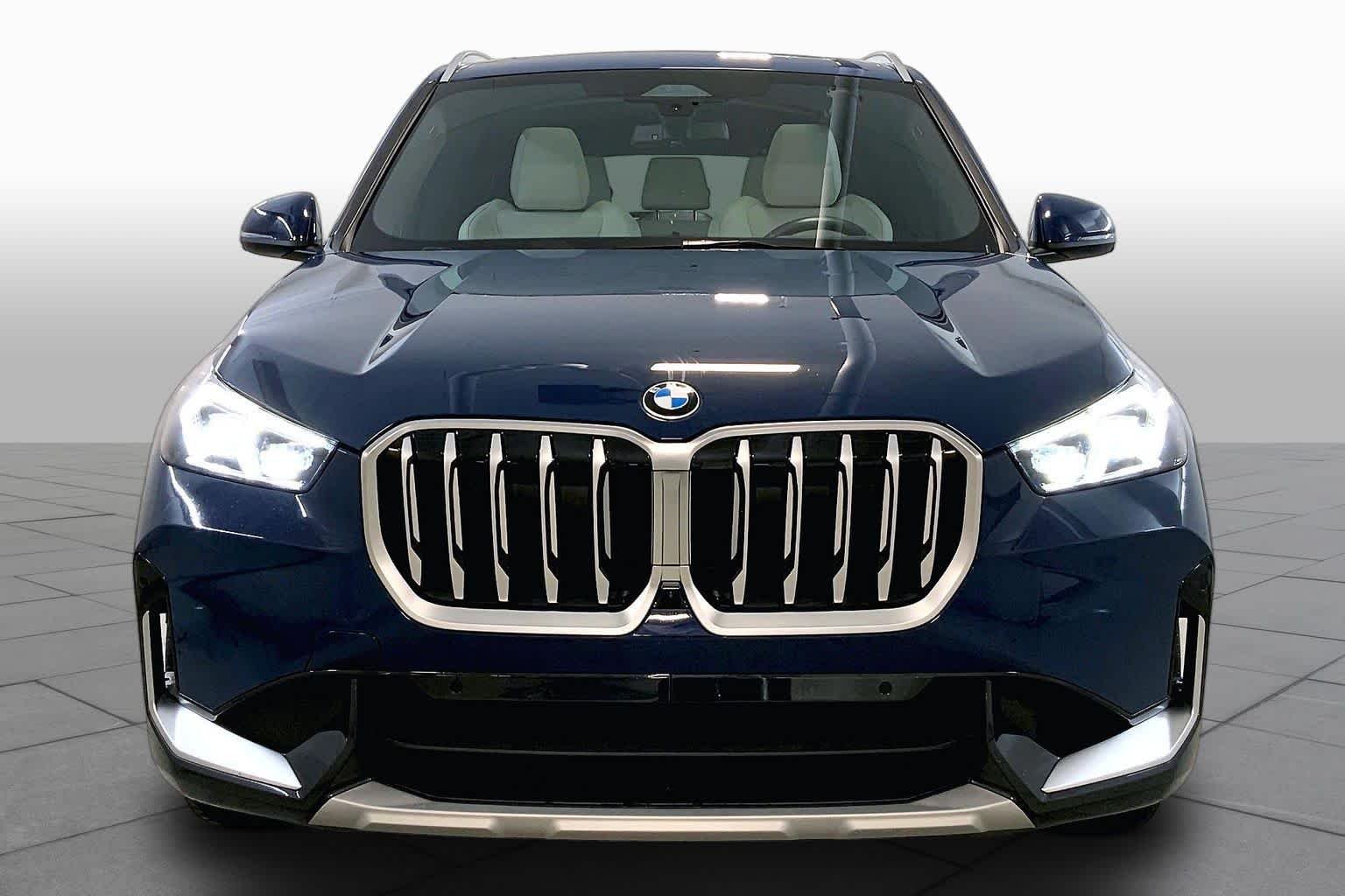 Certified Used 2026 Night Dusk Blue Metallic BMW xDrive28i image 3